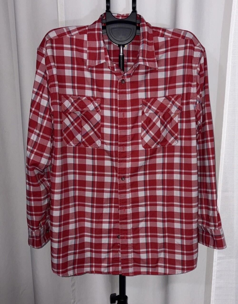 Cabela's Men's XL Regular Red/White Plaid Long Sleeve Button-Down Shirt